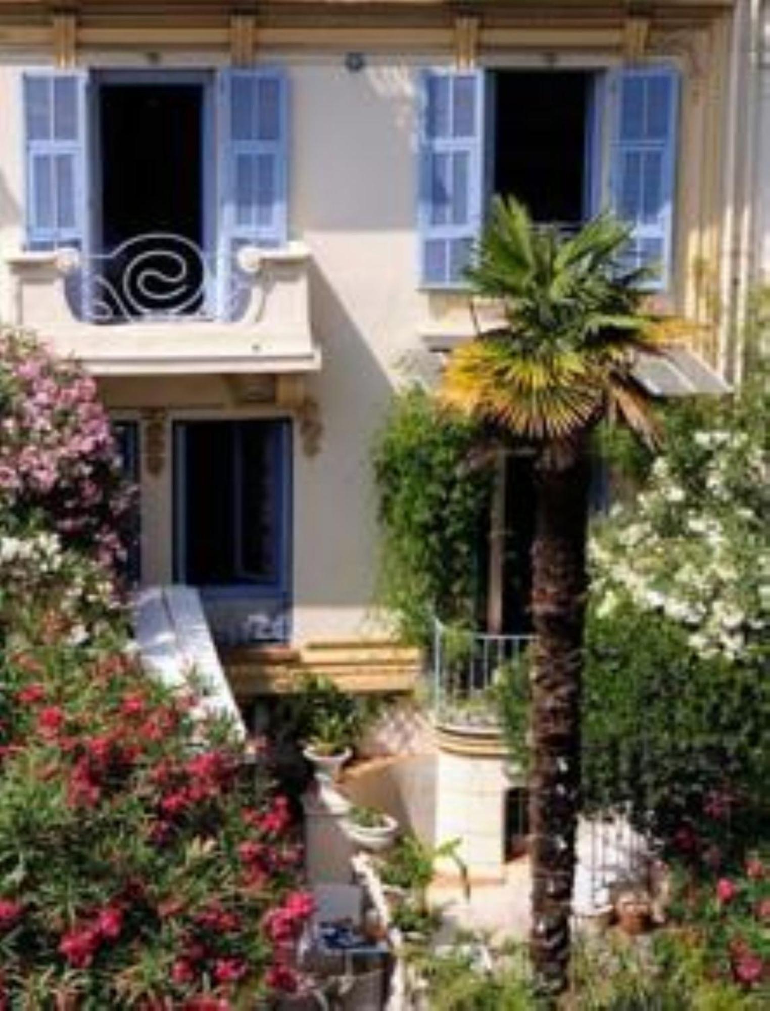 Hotel Saint Hubert 2*